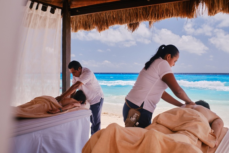 Hotel NYX Cancun provides unbeatable deals, offers and cashback on Relax and Unwind in the Paradise of Hotel NYX Cancun via OODLZ.